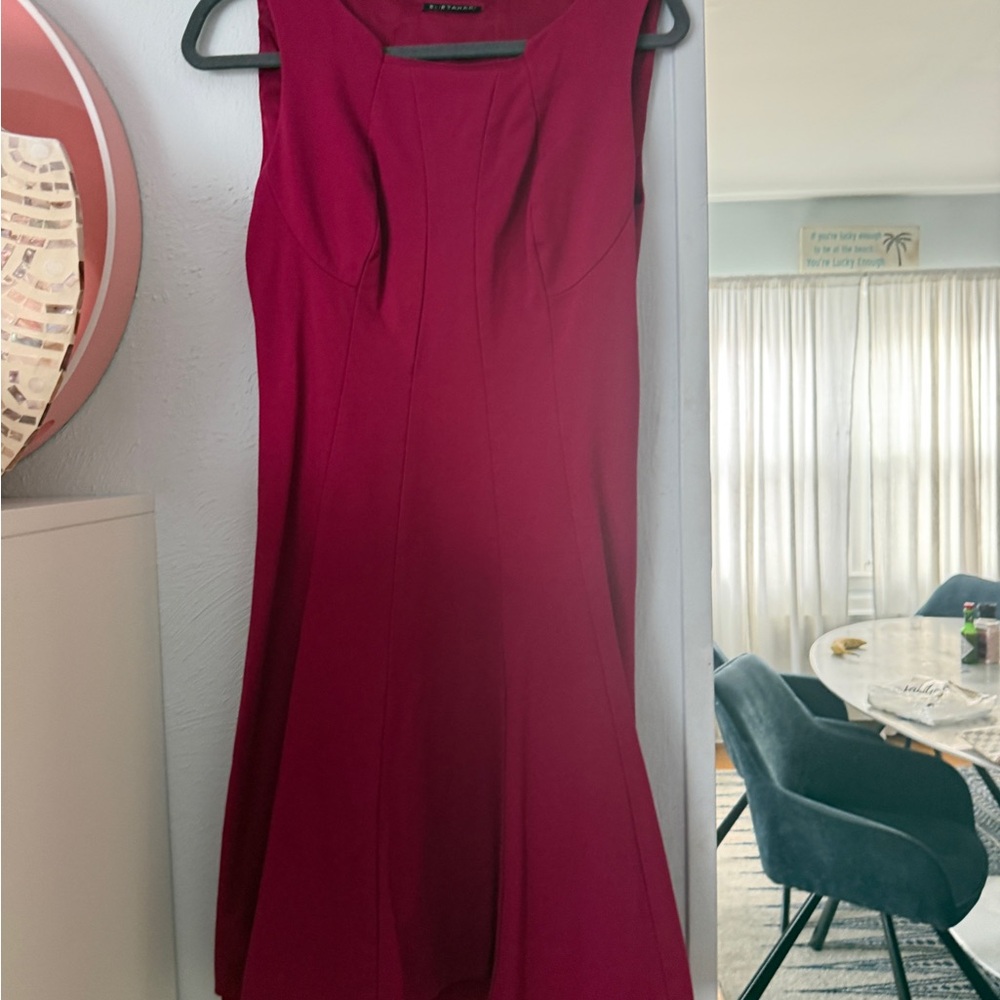Elegant Sleeveless Dress in Rich Magenta